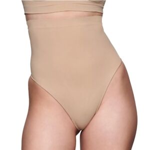 Nwt Skims Beige High waist Seamless Body Shaper panty thong M New Stay Up Panty